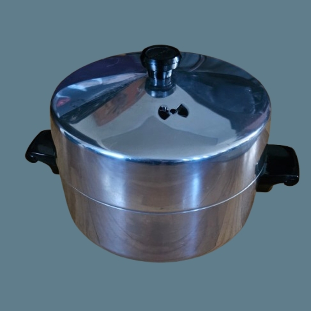 NWOT Vintage Wearever Sliverstone Non Stick 5QT Dutch Oven With Dome Lid